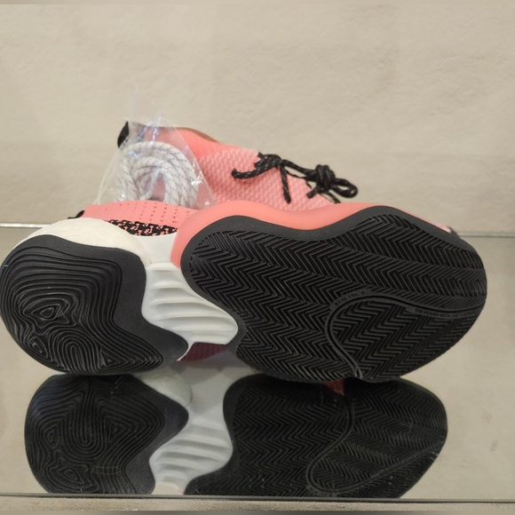 Price Drop 📉📉Adidas Crazy BYW x Pharrell Ambition Pink Men's Size 6.5. RARE - Picture 2 of 7